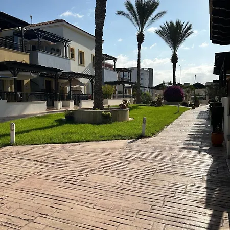Lovely 2 Bed Aphrodite Gardens, Paphos, Cyprus 公寓 Paphos