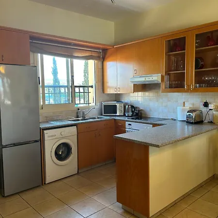 Lovely 2 Bed Aphrodite Gardens, Paphos, Cyprus Daire Pafos